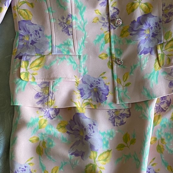 Escada Vintage (90s) Pure Silk Jacket & Dress (40) - Picture 8 of 13